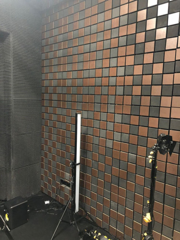 Aksamitna panel akustyczny Ecosound Velvet Red 25x25cm 50mm. Kolor czerwony